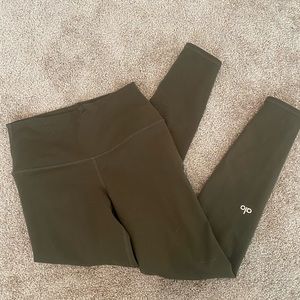 NWOT ALO YOGA LEGGINGS XS